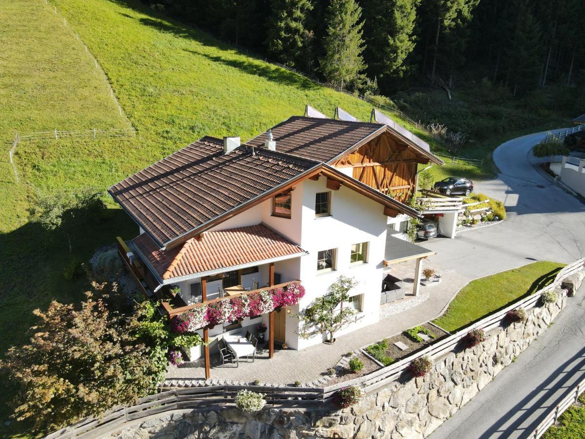 Haus Evelin Apartment Sankt Leonhard im Pitztal Bagian luar foto