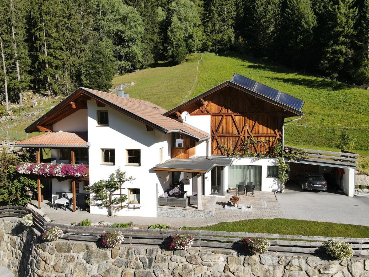 Haus Evelin Apartment Sankt Leonhard im Pitztal Bagian luar foto