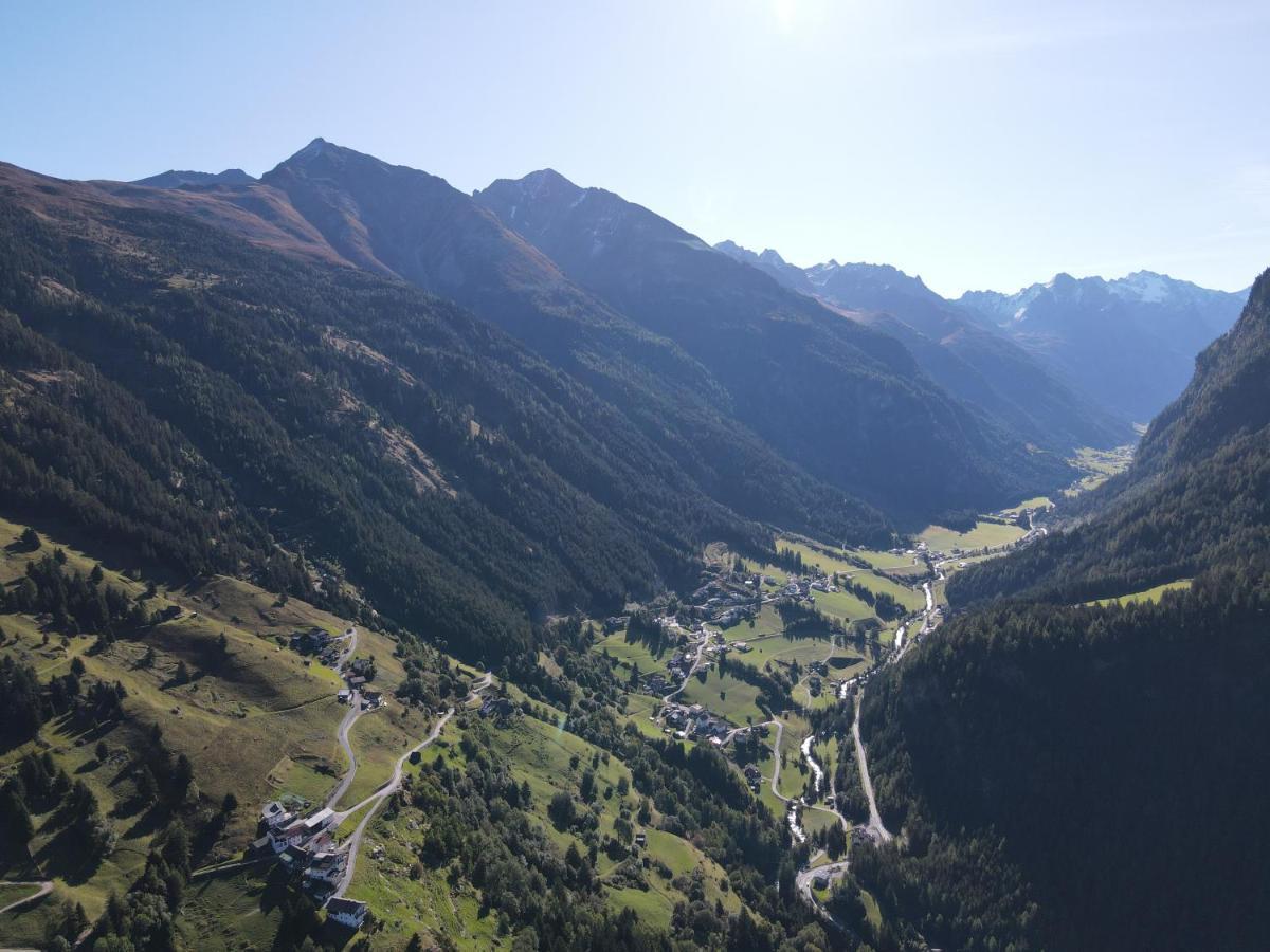 Haus Evelin Apartment Sankt Leonhard im Pitztal Bagian luar foto