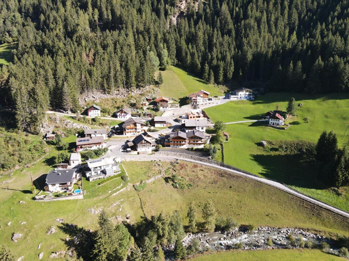 Haus Evelin Apartment Sankt Leonhard im Pitztal Bagian luar foto