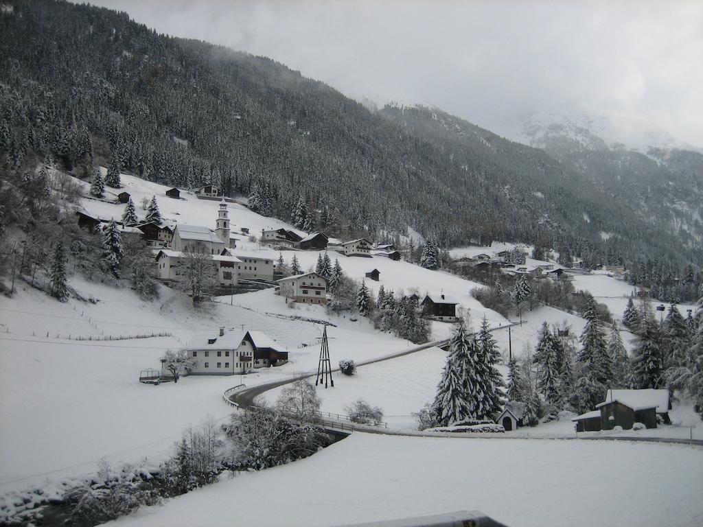 Haus Evelin Apartment Sankt Leonhard im Pitztal Bagian luar foto