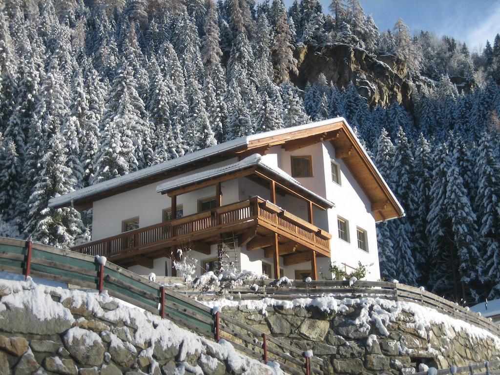 Haus Evelin Apartment Sankt Leonhard im Pitztal Bagian luar foto