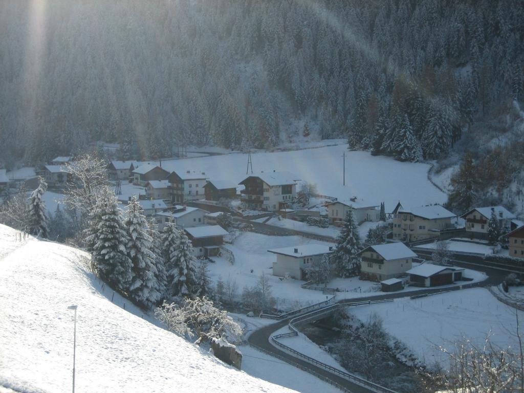 Haus Evelin Apartment Sankt Leonhard im Pitztal Bagian luar foto