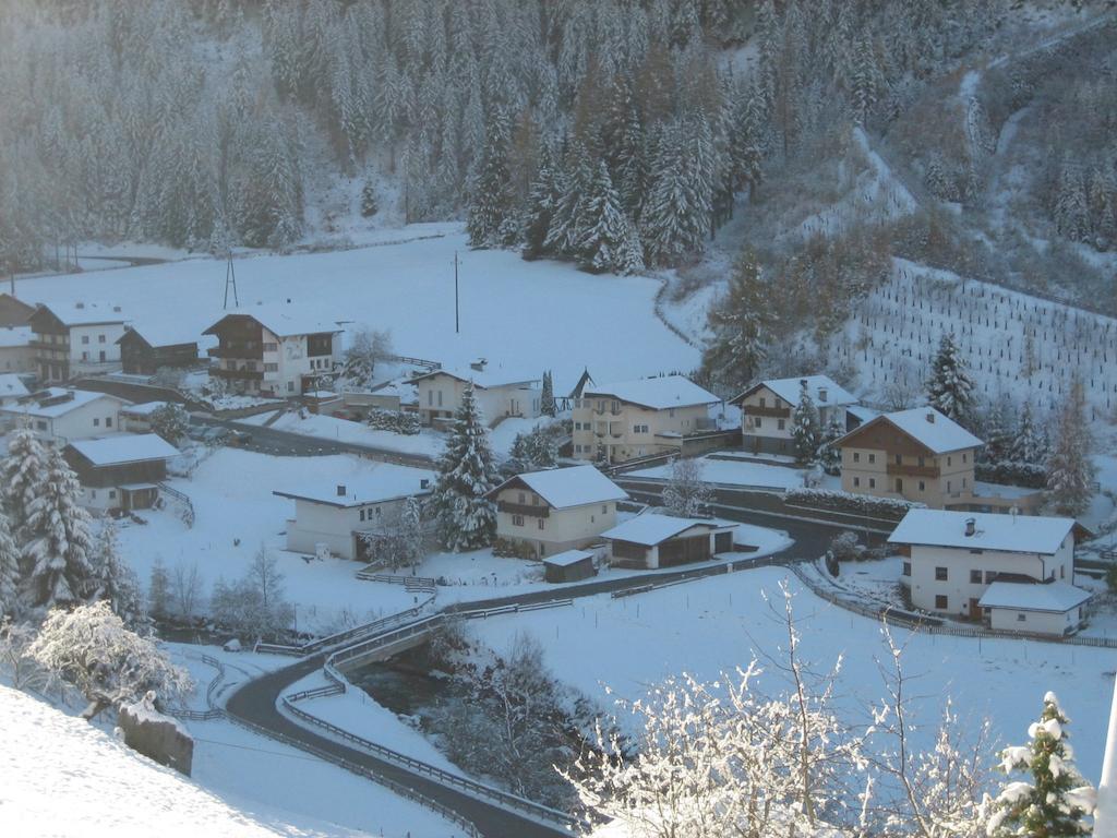 Haus Evelin Apartment Sankt Leonhard im Pitztal Bagian luar foto